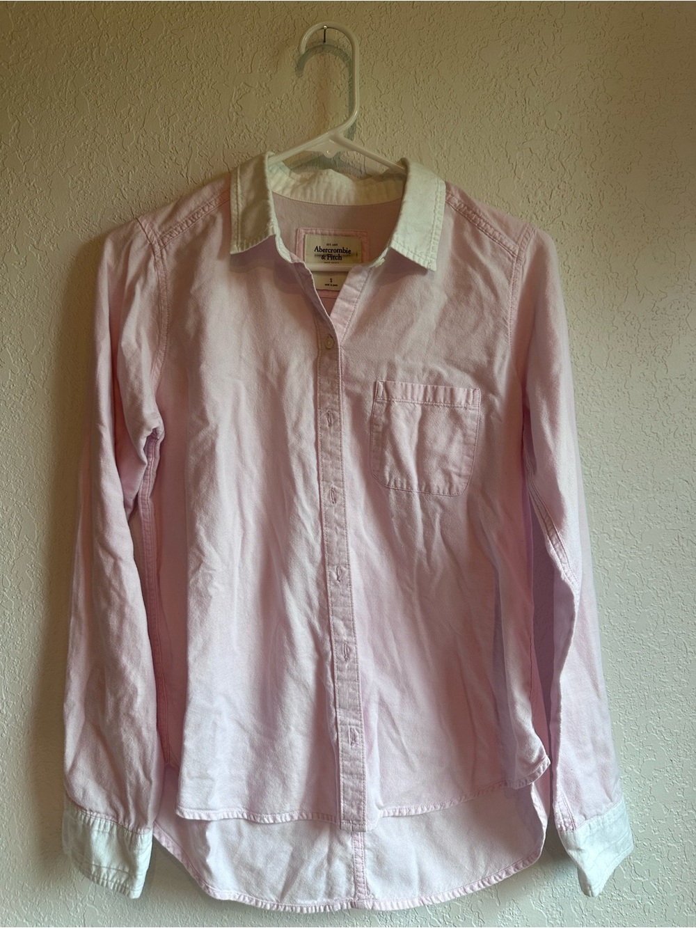 Abercrombie & Fitch Light Pink Collared Shirt